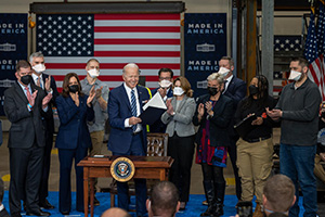 NECA Vice President of Government and Public Affairs, Marco Giamberardino, applauding President Biden on the signing of an Executive Order which requires the use of Project Labor Agreements (PLAs) on federal projects over $35 million.